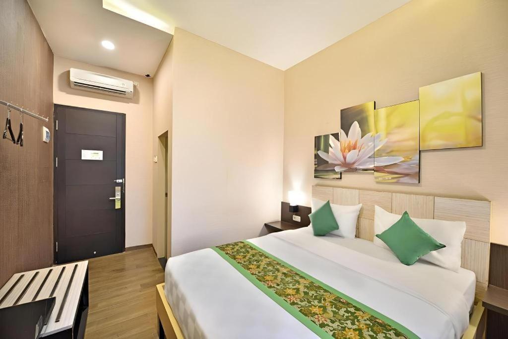 Lotus Hotel Subang Exterior foto