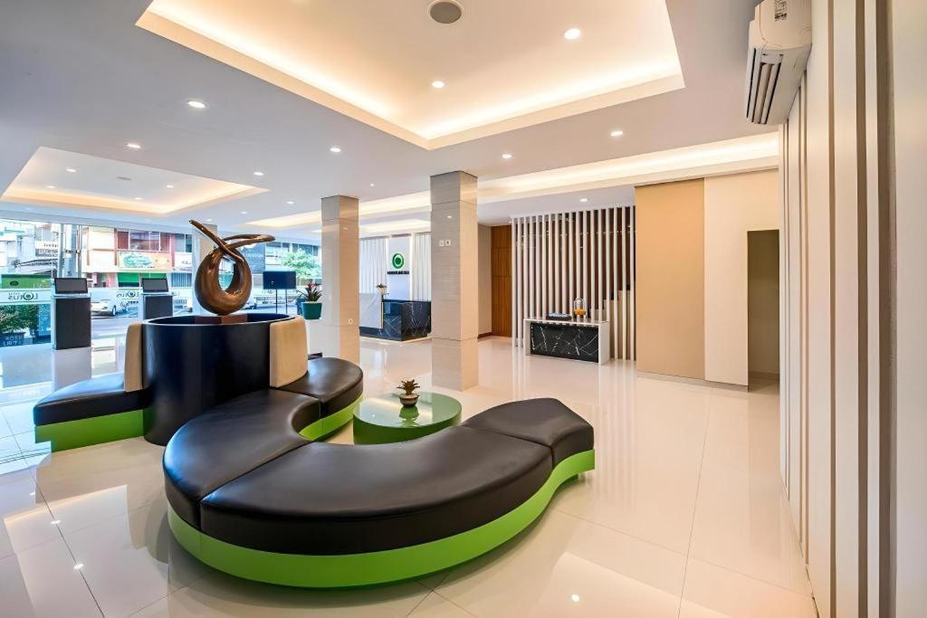 Lotus Hotel Subang Exterior foto